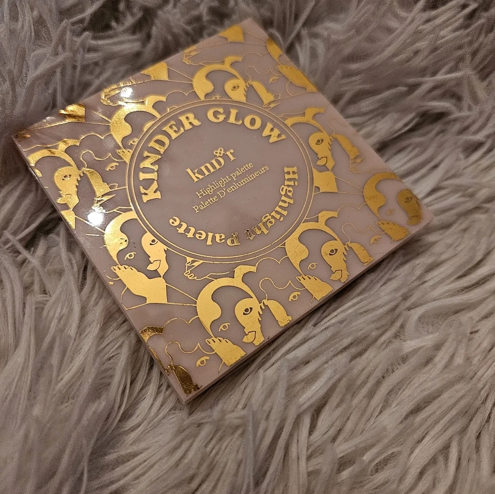 🆕️KNDR Beauty Kinder Glow Highlight Palette